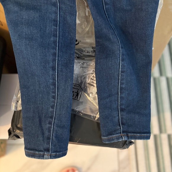 Designer Jeans - Picture 6 of 7